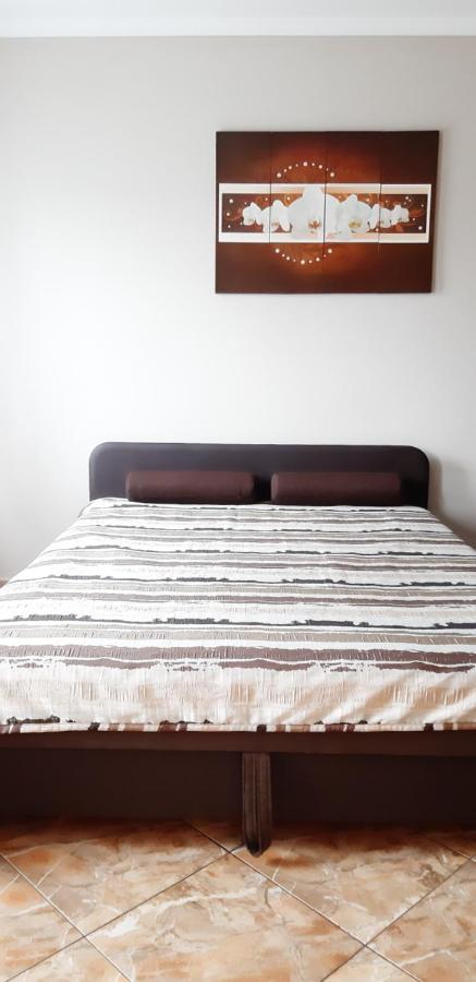 Flora Apartman Gyula Ngoại thất bức ảnh